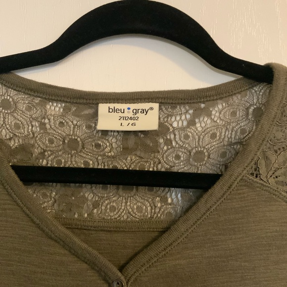 Woman’s Forest Green Top - Picture 5 of 9